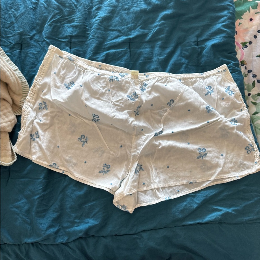 Women's White and Blue Floral Sleep Shorts
